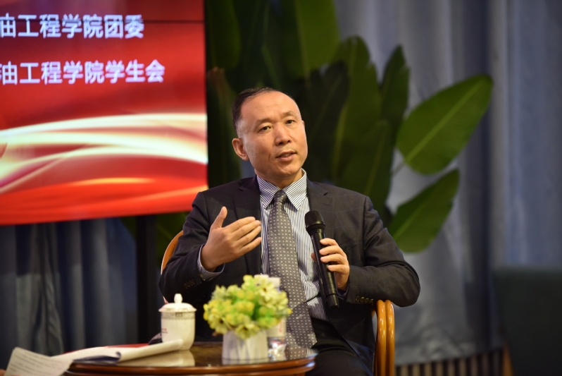 孫寶江院長解答學生提問 戰鑫傑攝 